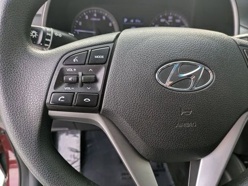 Used 2019 Hyundai Tucson SE image 17