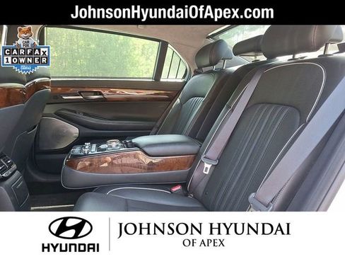 Used 2017 Genesis G90 3.3T Premium image 23