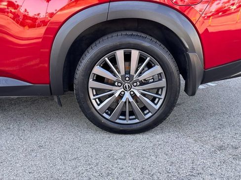 Certified 2024 Nissan Pathfinder SL w/ SL Premium Package FWD image 10