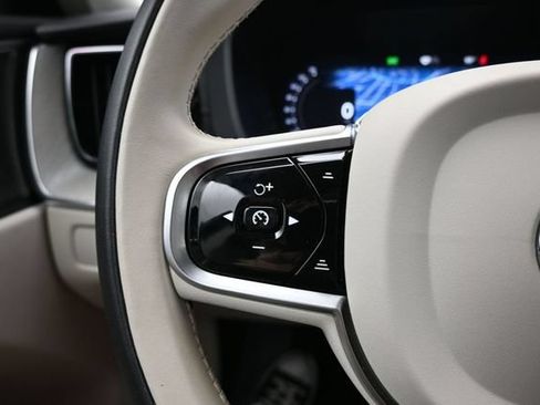 Used 2024 Volvo XC60 B5 Ultimate w/ Protection Package Premier AWD/4WD image 27