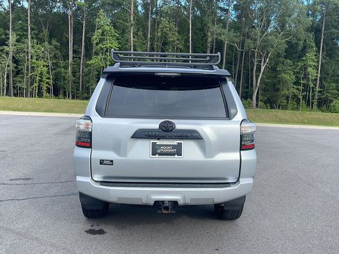 Used 2021 Toyota 4Runner Venture w/ Moonroof Package AWD/4WD image 6