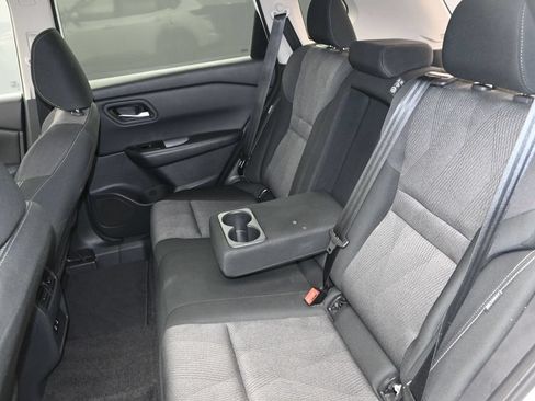 Used 2025 Nissan Rogue SV FWD image 17