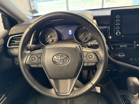 Used 2023 Toyota Camry SE image 11