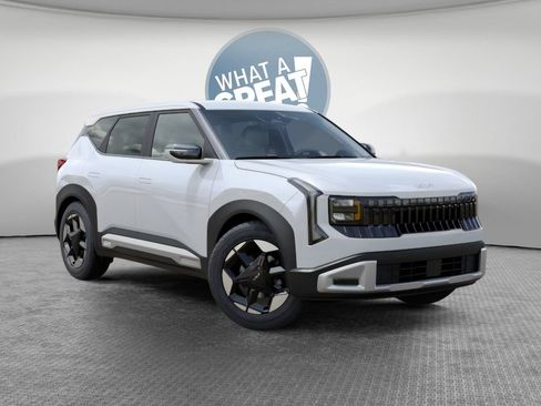 New 2027 Kia Seltos S FWD image 8