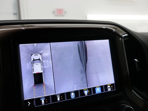 Used 2021 Chevrolet Silverado 2500 High Country w/ Z71 Off-Road Package image 22