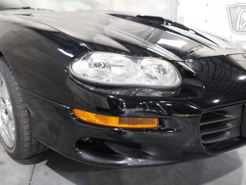 Used 2000 Chevrolet Camaro Z28 w/ SS Performance/Appearance Pkg RWD image 38