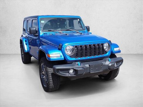Used 2024 Jeep Wrangler Unlimited w/ Convenience Group AWD/4WD image 4