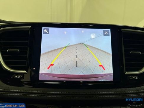 Used 2023 Chrysler Pacifica Limited w/ Uconnect Theater Family Group FWD image 55