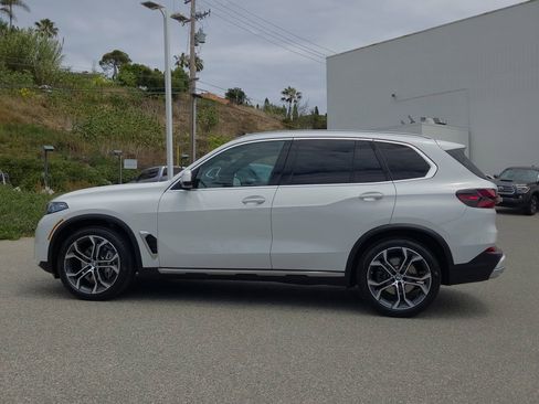 Certified 2024 BMW X5 xDrive40i w/ Premium Package AWD/4WD image 24