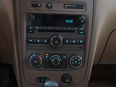 Used 2009 Chevrolet HHR LT FWD image 17
