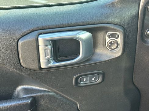 Used 2021 Jeep Wrangler Unlimited Sport image 34