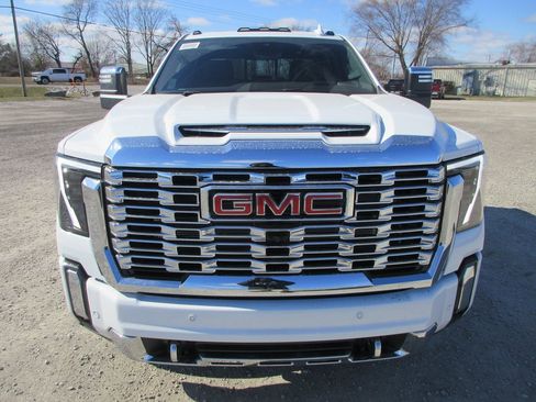 New 2026 GMC Sierra 3500 Denali w/ Denali Reserve Package image 12