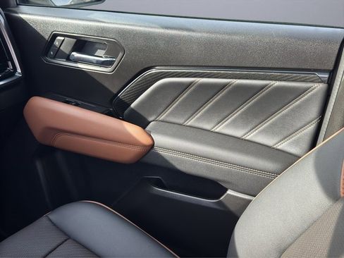 Certified 2025 GMC Canyon AT4 w/ Technology Plus Package image 25