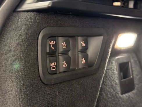 Used 2023 BMW X7 xDrive40i w/ M Sport Package AWD/4WD image 10