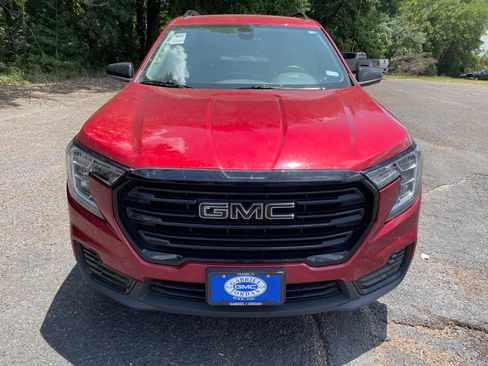 Used 2023 GMC Terrain SLE w/ Driver Convenience Package FWD image 10