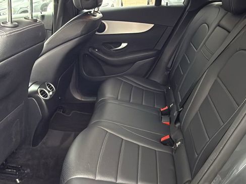 Used 2021 Mercedes-Benz GLC 300 image 11