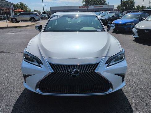 Used 2019 Lexus ES 350 w/ Premium Package FWD image 2