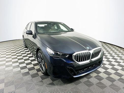 New 2026 BMW 530i xDrive w/ M Sport Package AWD/4WD image 2