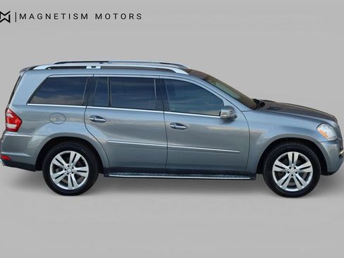 Used 2011 Mercedes-Benz GL 450 4MATIC image 3