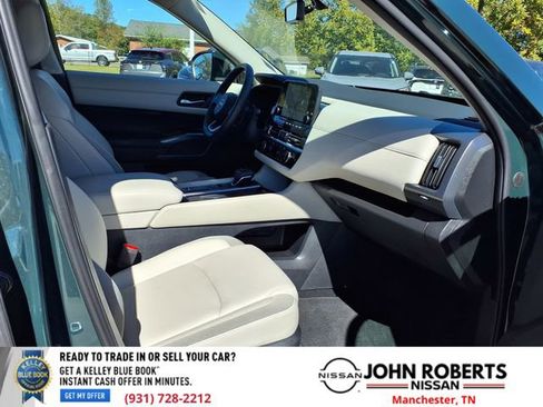 Certified 2024 Nissan Pathfinder SL image 19