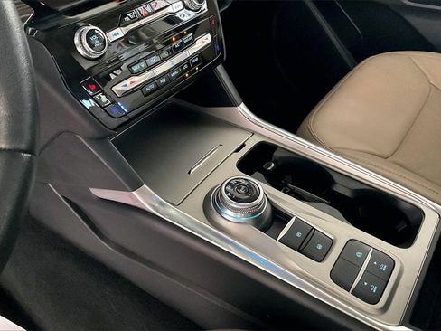 Used 2023 Ford Explorer Limited image 11
