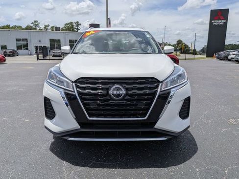 Used 2024 Nissan Kicks SV FWD image 8