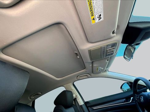 Used 2018 Honda Accord EX image 13