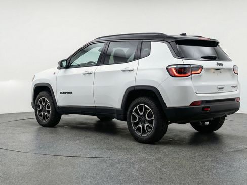 Used 2025 Jeep Compass Trailhawk AWD/4WD image 6