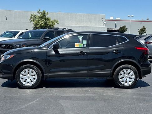 Used 2019 Nissan Rogue Sport S FWD image 9