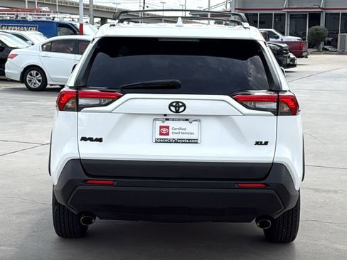Used 2023 Toyota RAV4 XLE image 4