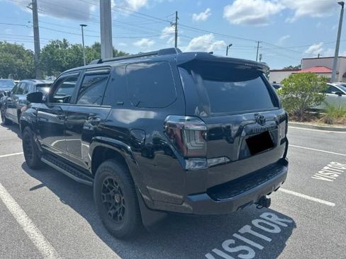 Used 2022 Toyota 4Runner SR5 Premium w/ Moonroof Package RWD image 4