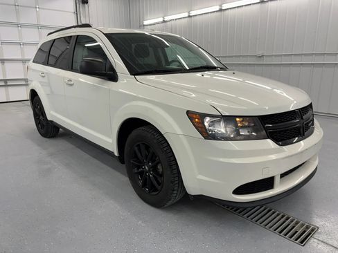 Used 2020 Dodge Journey SE w/ Blacktop Package FWD image 13