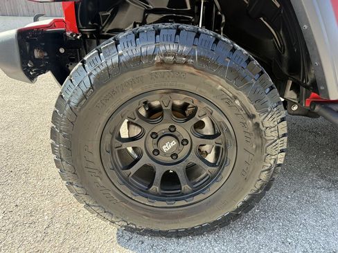Used 2018 Jeep Wrangler Sport AWD/4WD image 14