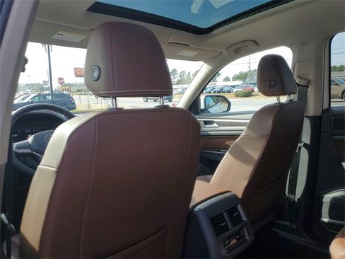 Certified 2023 Volkswagen Atlas SE w/ Panoramic Sunroof Package image 11