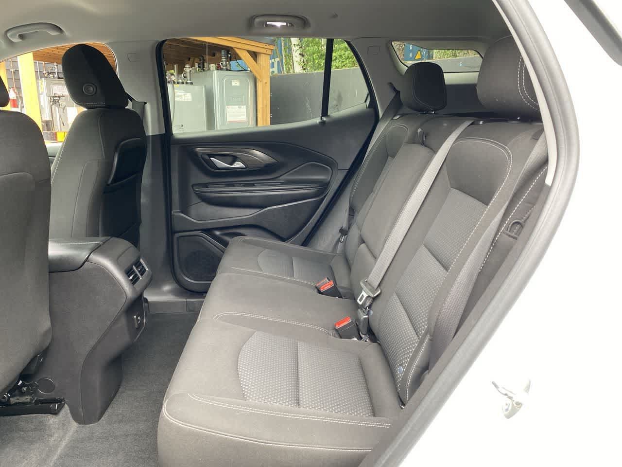 Used 2024 GMC Terrain SLE AWD/4WD image 17