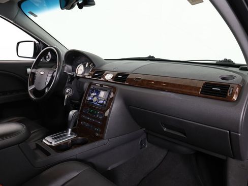 Used 2005 Ford Five Hundred Limited image 23