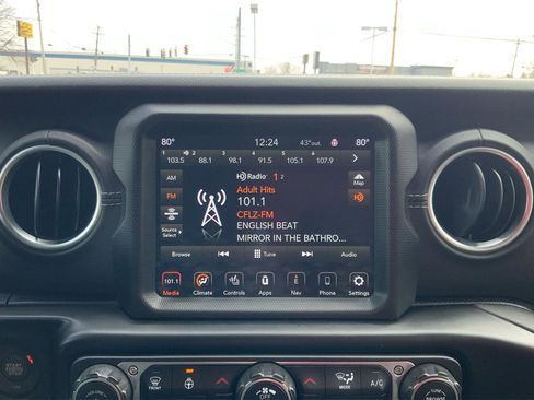 Used 2021 Jeep Wrangler Unlimited Sahara w/ Uconnect 4C Nav & Sound Group image 13