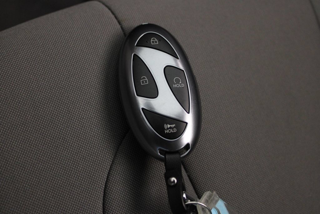 Certified 2025 Hyundai Elantra Sport FWD image 30