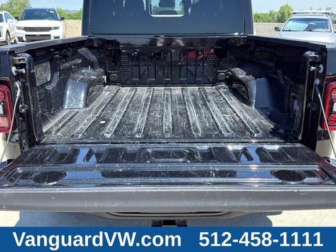 Used 2025 Jeep Gladiator Rubicon AWD/4WD image 9