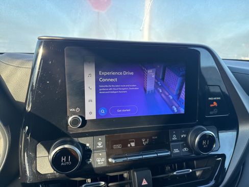 Used 2023 Toyota Highlander LE image 20