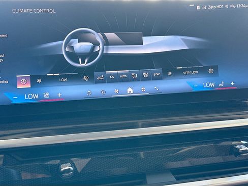 Certified 2024 BMW X7 xDrive40i image 16