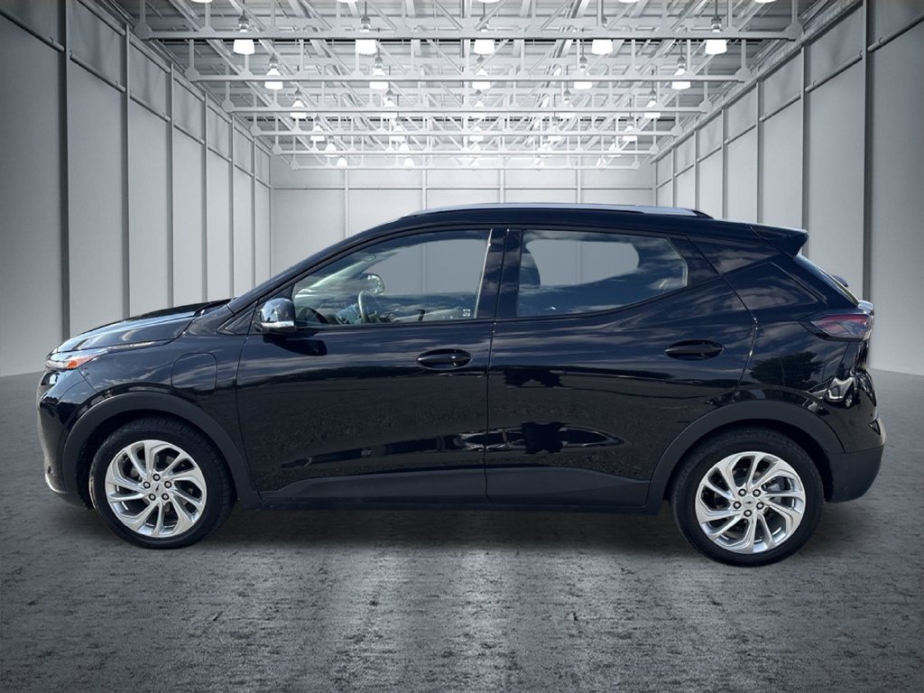 Used 2023 Chevrolet Bolt EUV LT FWD image 2