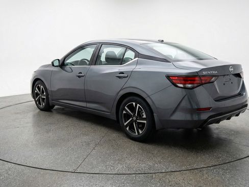 Used 2025 Nissan Sentra SV image 6