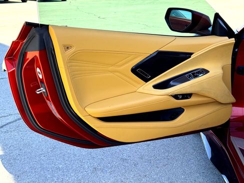 Used 2025 Chevrolet Corvette E-Ray w/ Stealth Interior Trim Package image 15