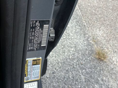 Used 2022 Hyundai Venue Limited FWD image 22