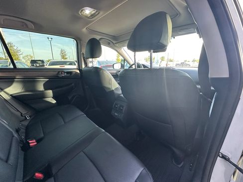 Used 2018 Subaru Outback 3.6R Limited AWD/4WD image 19