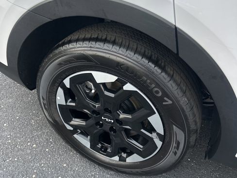 Used 2024 Kia Sorento S image 27