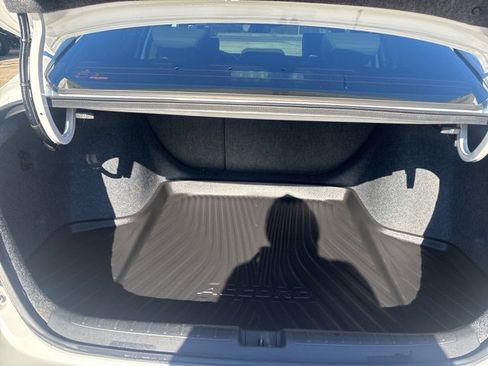 Used 2018 Honda Accord Touring image 24