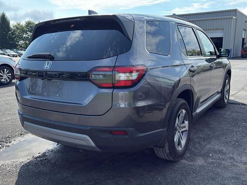 Used 2025 Honda Pilot EX-L image 3