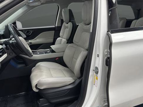 Used 2025 Lincoln Aviator Reserve w/ Equipment Group 201A AWD/4WD image 9